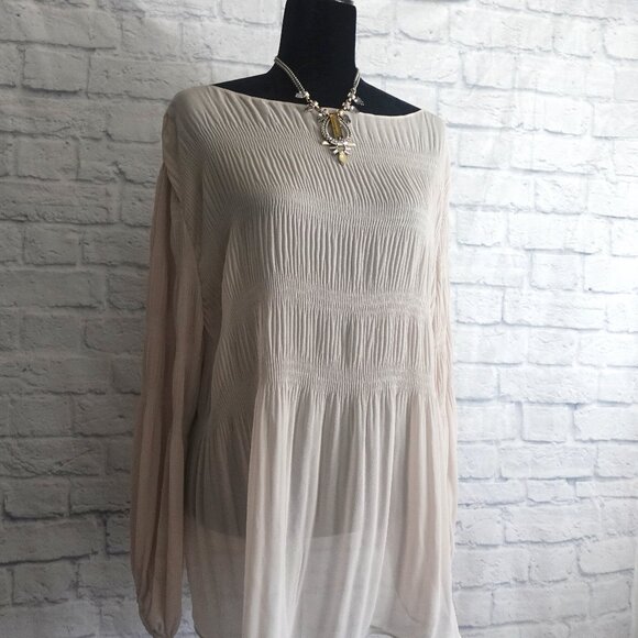 H&M Smocked Chiffon Blouse - Picture 2 of 15